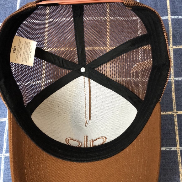 🌟NWT ALO Yoga Sport Dad Hat • UPF 50+ Foldable • Carabiner Clip • Hike Chic🔥 - Picture 4 of 4